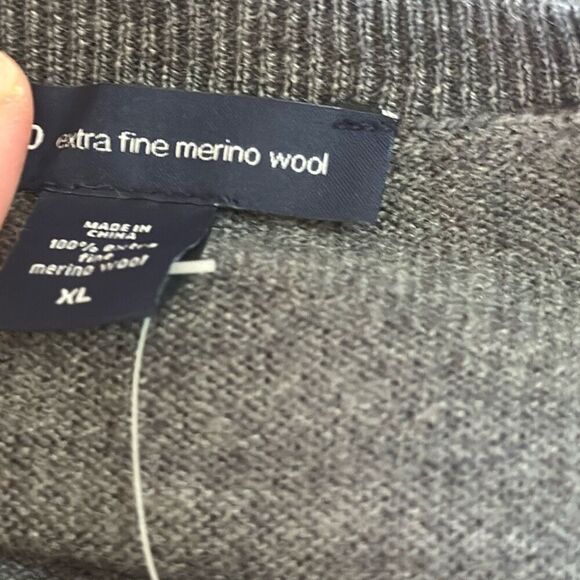 Gap Mens Gray Vneck Sweater Extra Fine Merino Wool size XL NEW - Picture 5 of 7